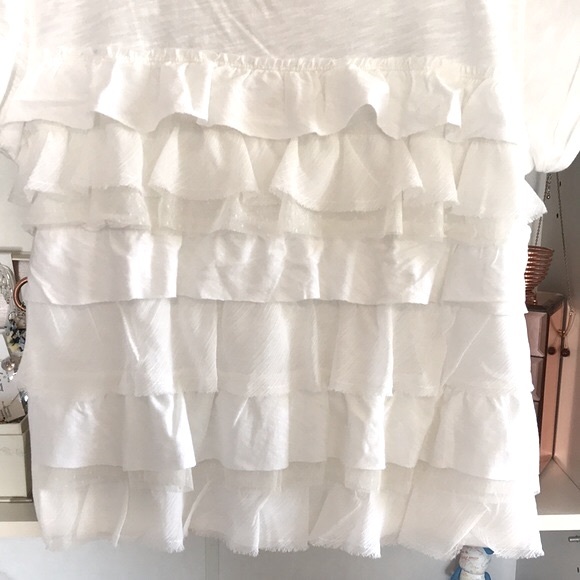 HOLLISTER White Textured Ruffle Layer Soft Top - Picture 4 of 9